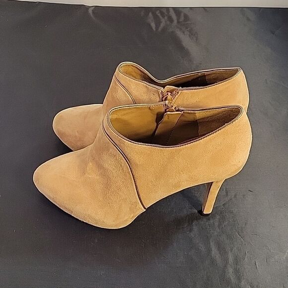BRAND NEW ANTONIO MELANI SOFT SUEDE SIDE ANKLE BOOTIE - Picture 6 of 14